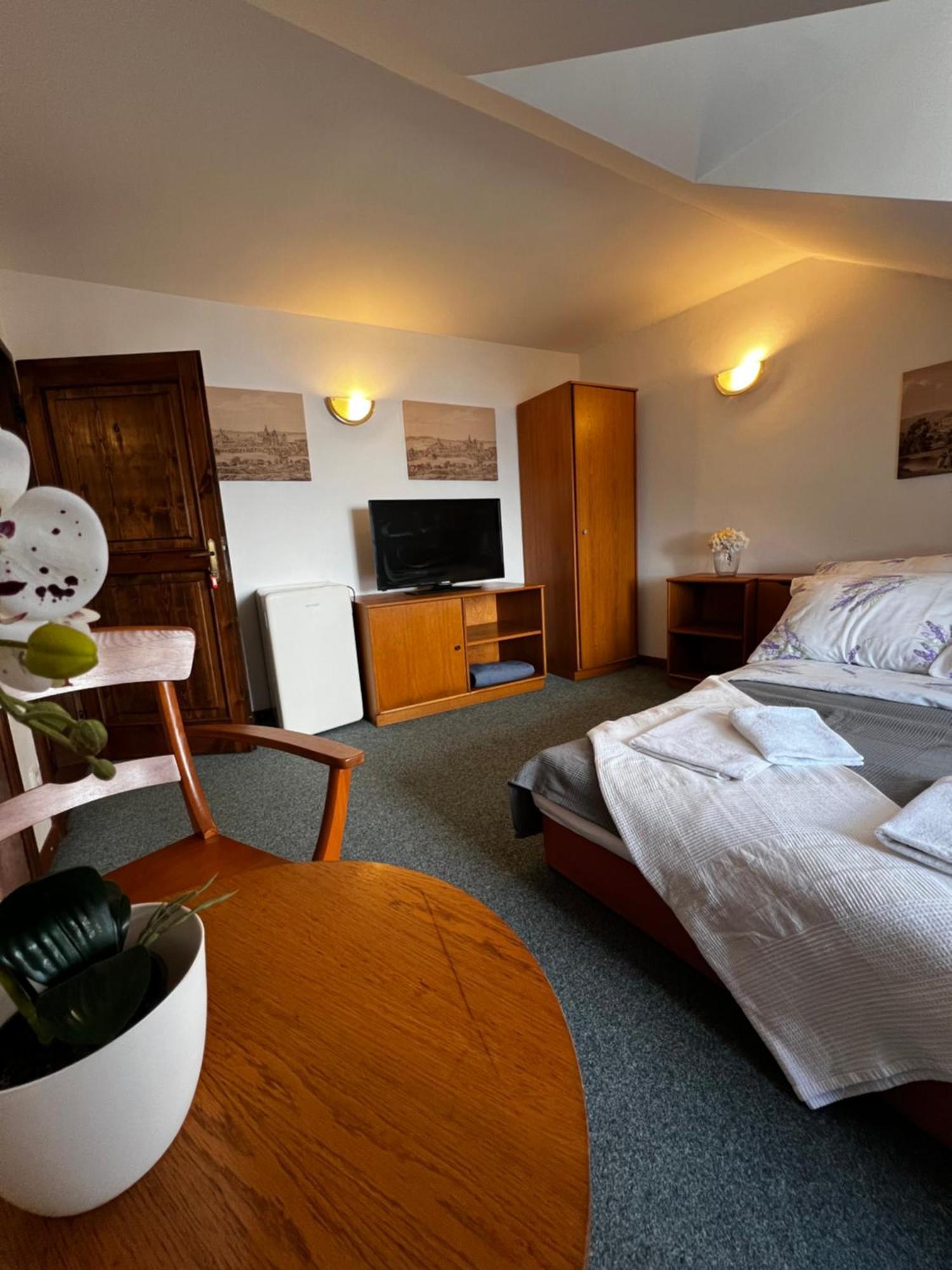 Apartmany Baroko Броумов Екстер'єр фото