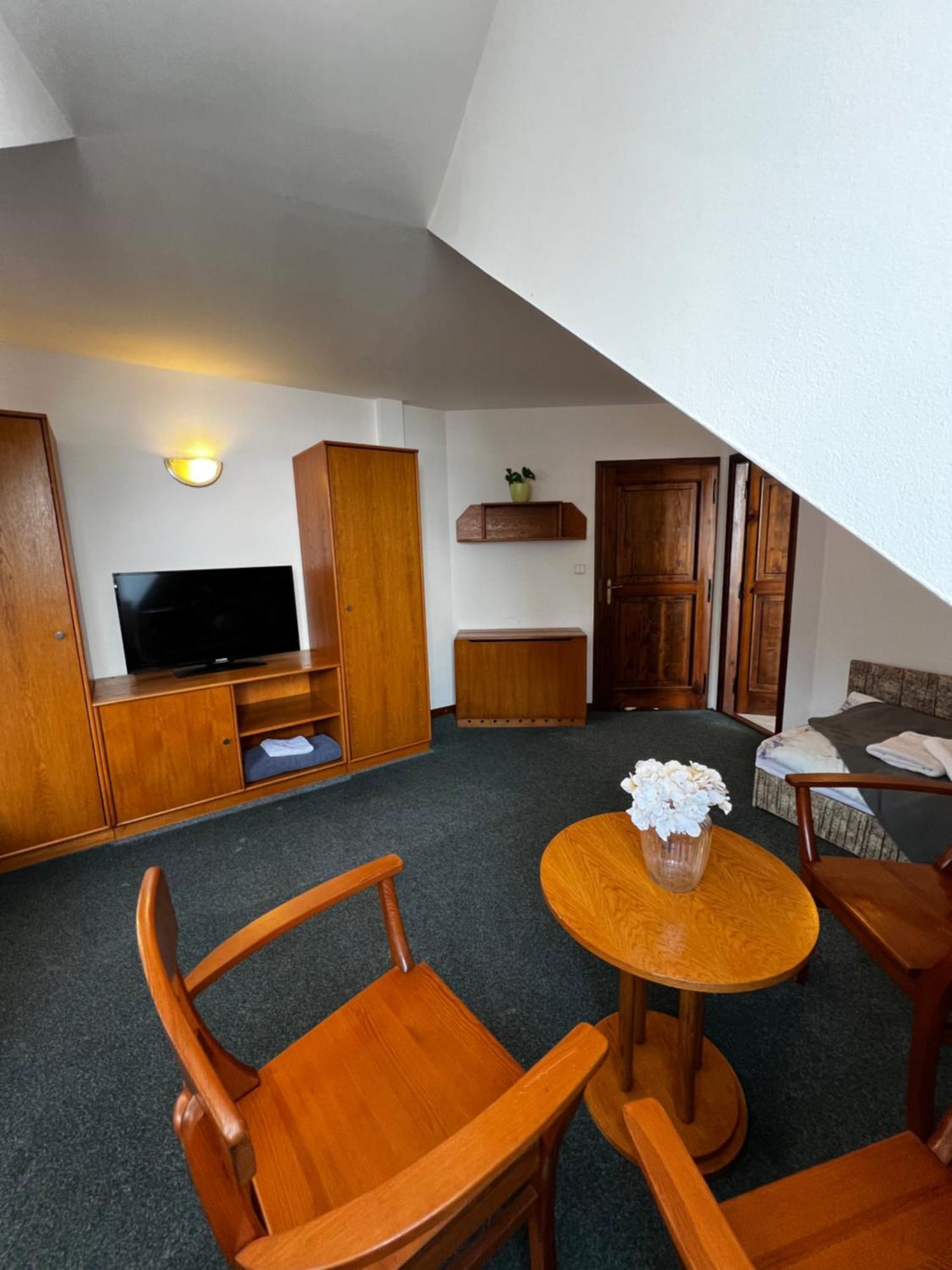 Apartmany Baroko Броумов Екстер'єр фото