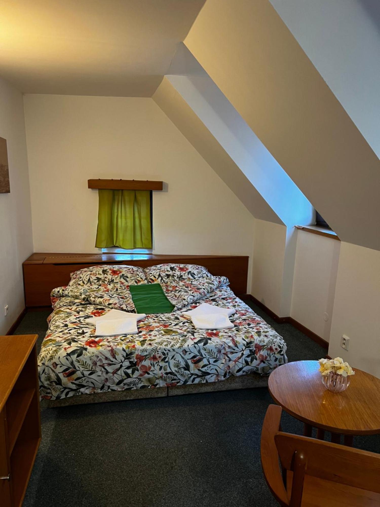 Apartmany Baroko Броумов Екстер'єр фото