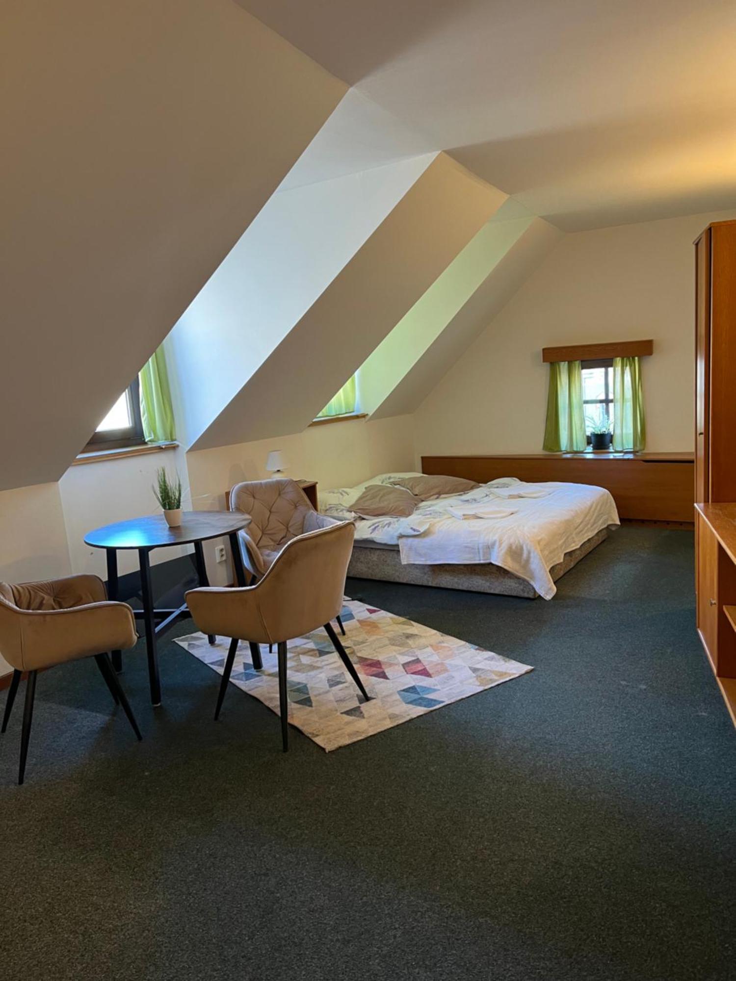 Apartmany Baroko Броумов Екстер'єр фото