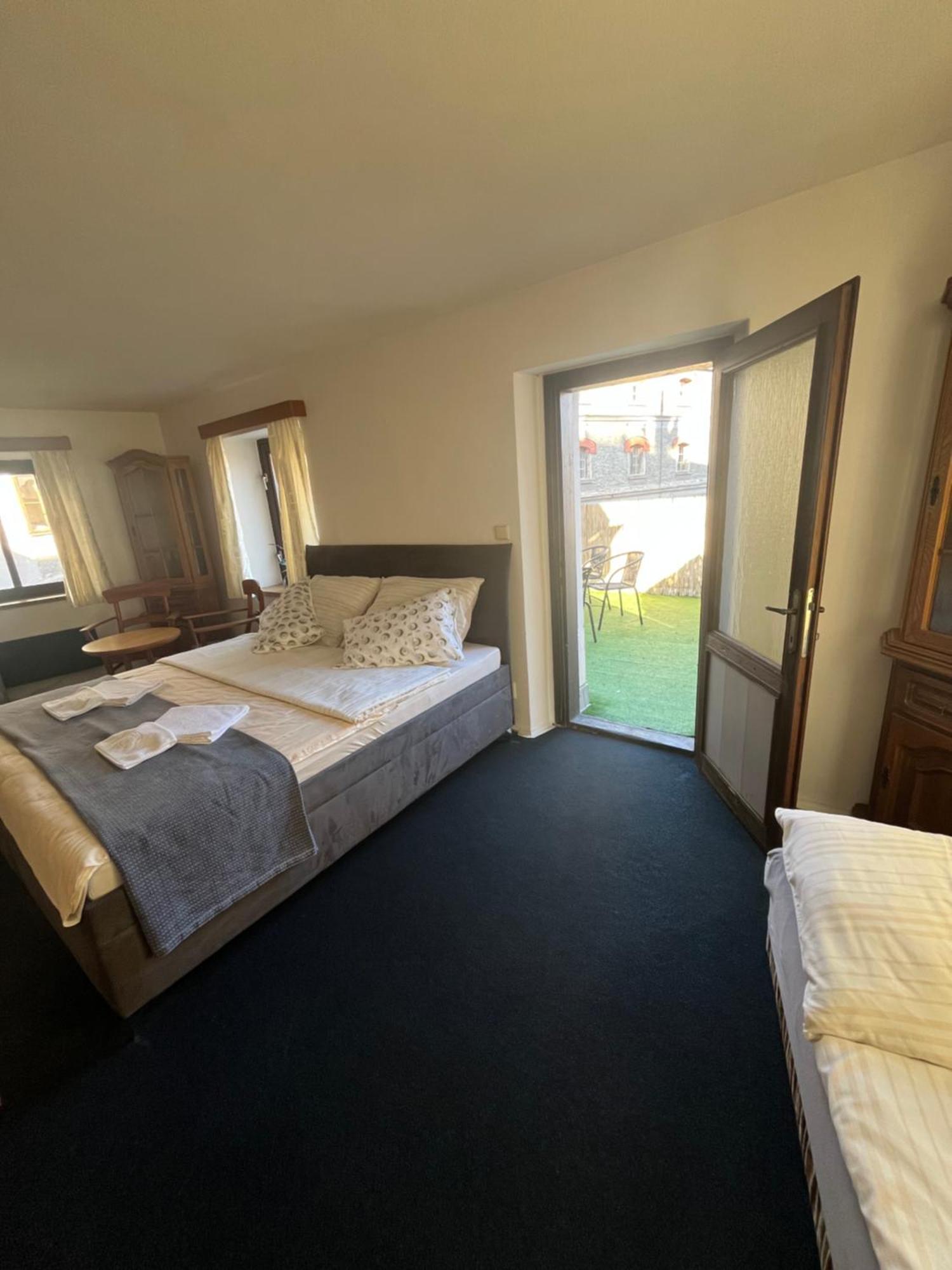 Apartmany Baroko Броумов Екстер'єр фото