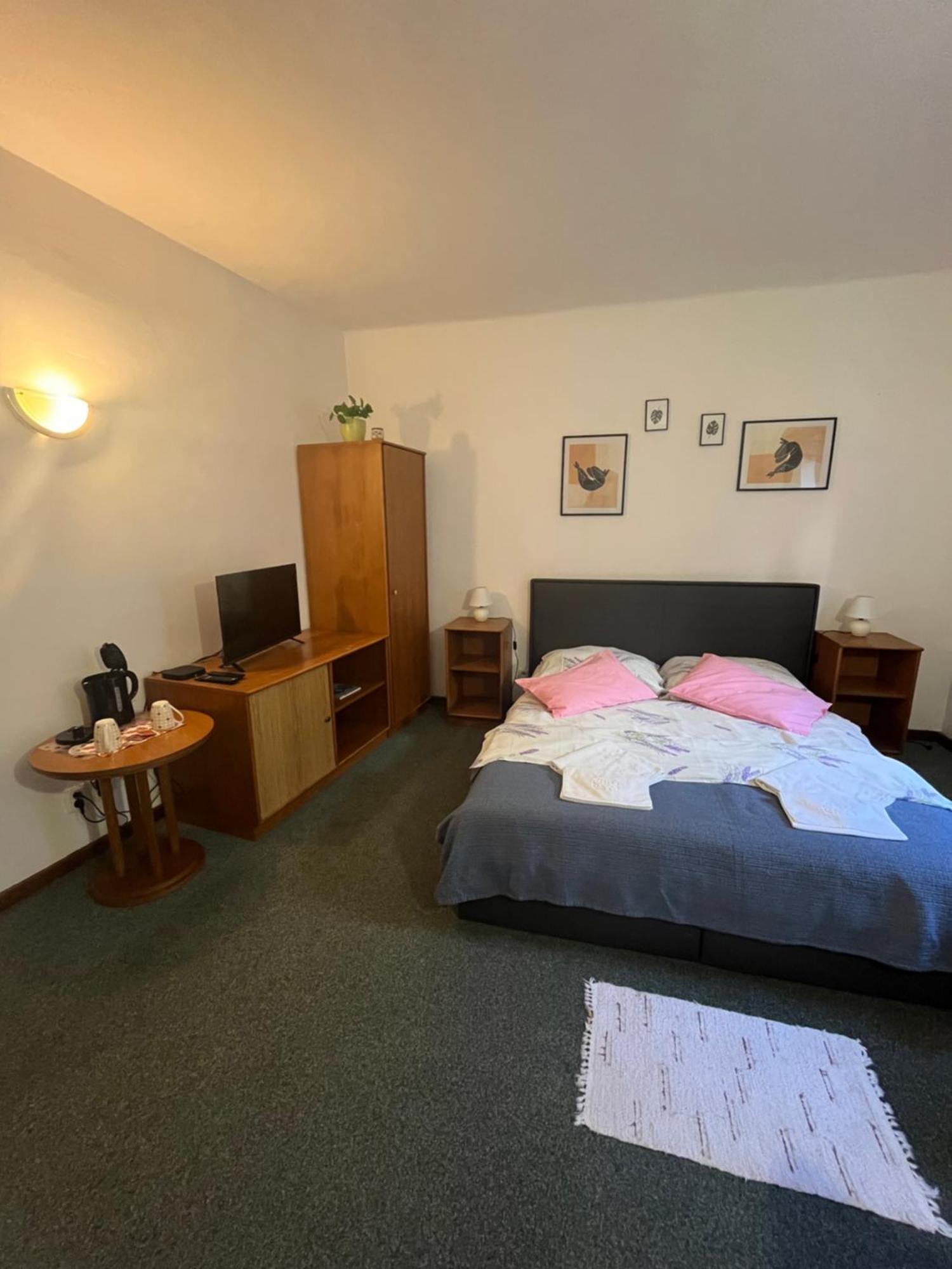 Apartmany Baroko Броумов Екстер'єр фото