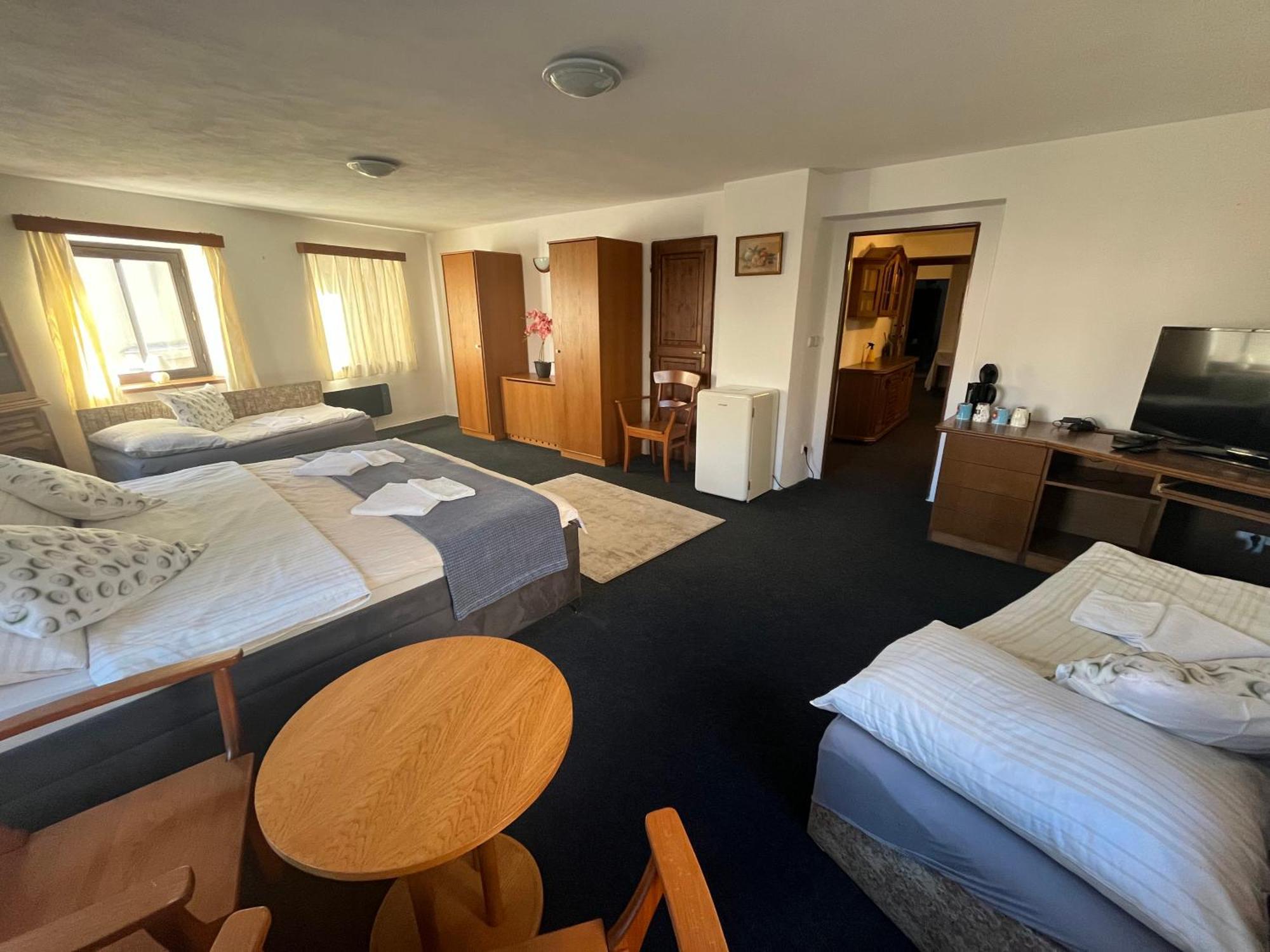 Apartmany Baroko Броумов Екстер'єр фото
